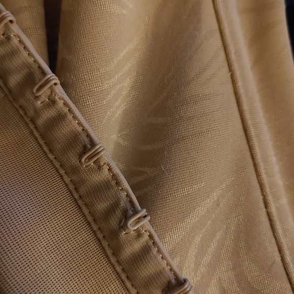 Maidenform girdle large - Picture 4 of 5